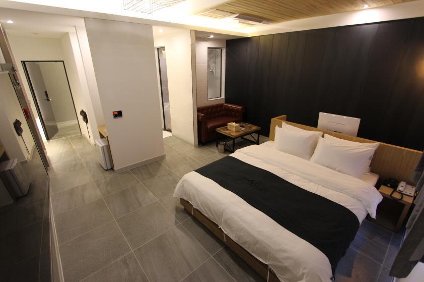 Instar Tourist Hotel Тэгу Экстерьер фото