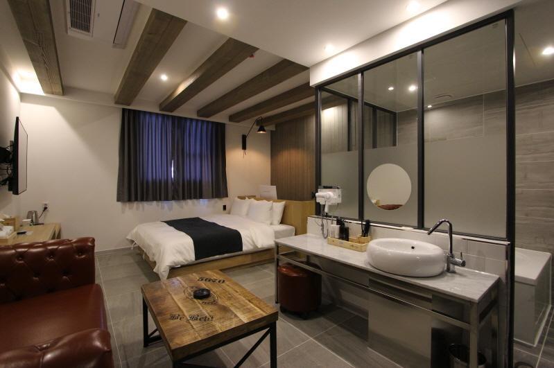 Instar Tourist Hotel Тэгу Экстерьер фото