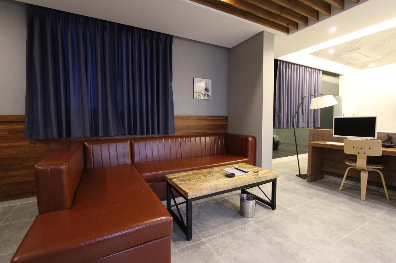 Instar Tourist Hotel Тэгу Экстерьер фото