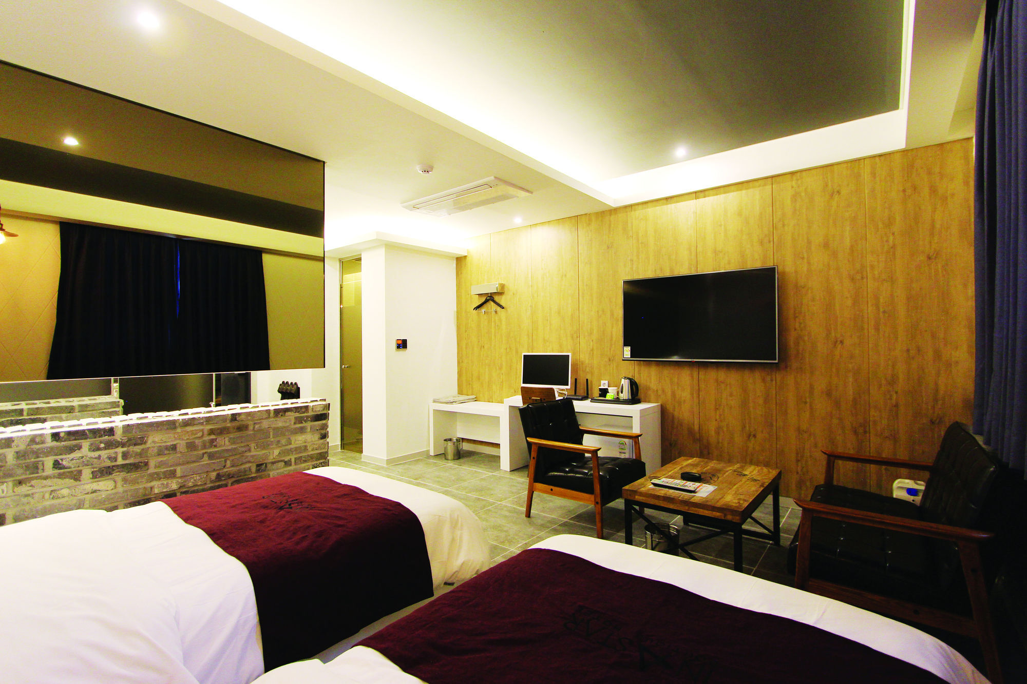 Instar Tourist Hotel Тэгу Экстерьер фото